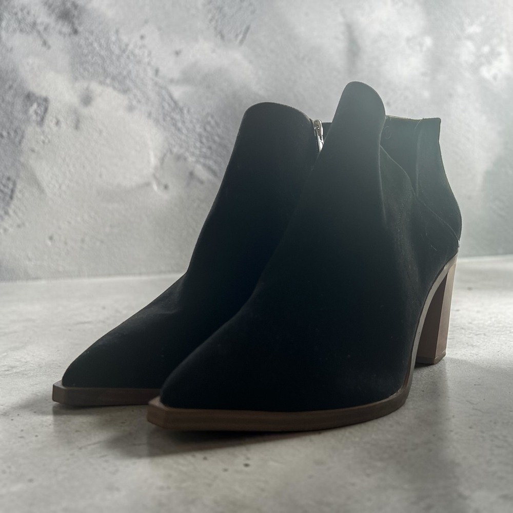 ZBY Black Faux Suede Pointed‎ Toe Block Heel Ankle Booties Womens Size 11